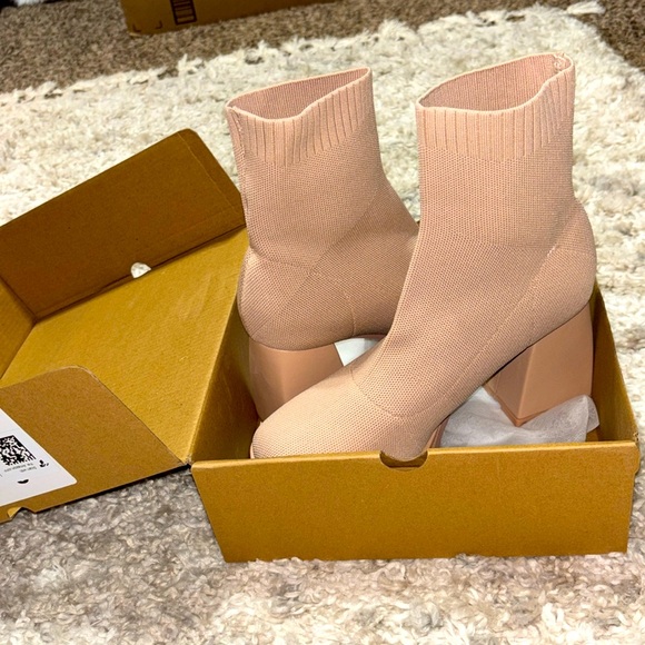 Sold NEW TANISH PINK CHUNKY SOCK BOOT - Picture 7 of 12